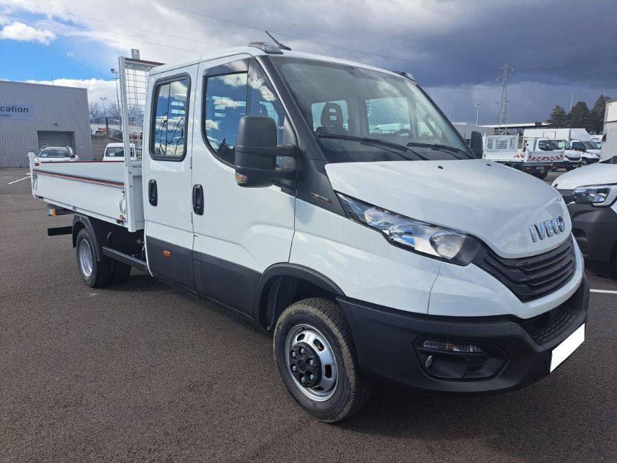 Iveco DAILY neuf Diesel 2024 6 place à Lyon