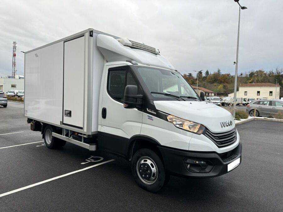 IVECO DAILY CAISSE 2023 180ch près de Lyon