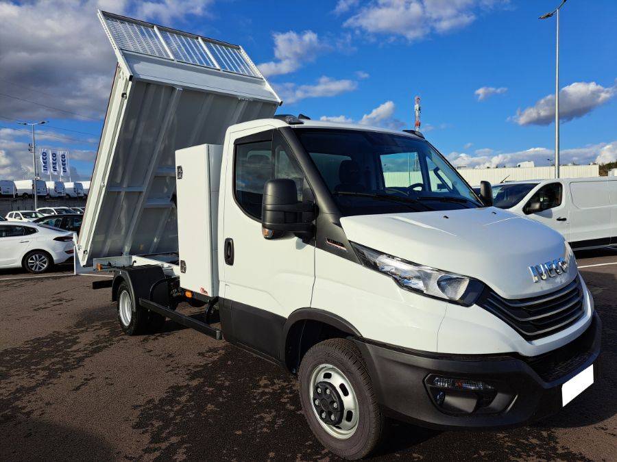 IVECO DAILY BENNE 2023 automatique à proximité de Lyon