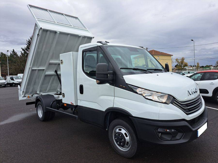 IVECO DAILY BENNE neuf 2023 manuelle proche de Lyon