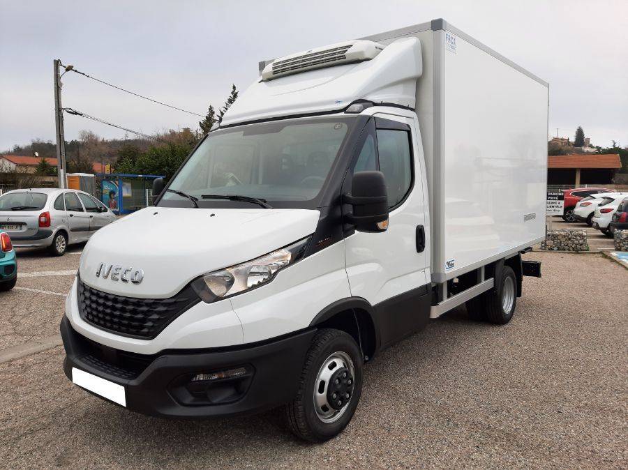 Acheter véhicule utilitaire neuf iveco daily 35c18h caisse frigo 2021 près de lyon en auvergne rhône alpes mandataire automobile livraison véhicule à domicile crédit classique crédit bail reprise  